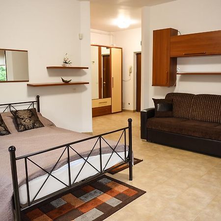 Modern Apartment Near City Center Kolozsvár Kültér fotó